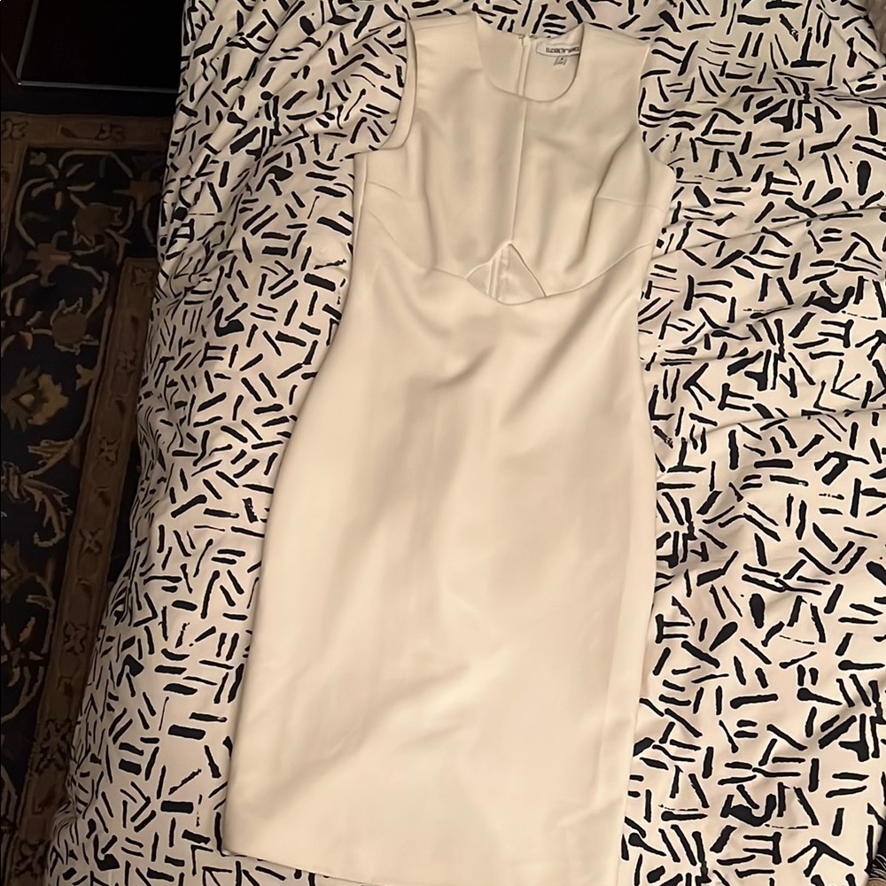 Gorgeous Elizabeth & James White midi dress 💍